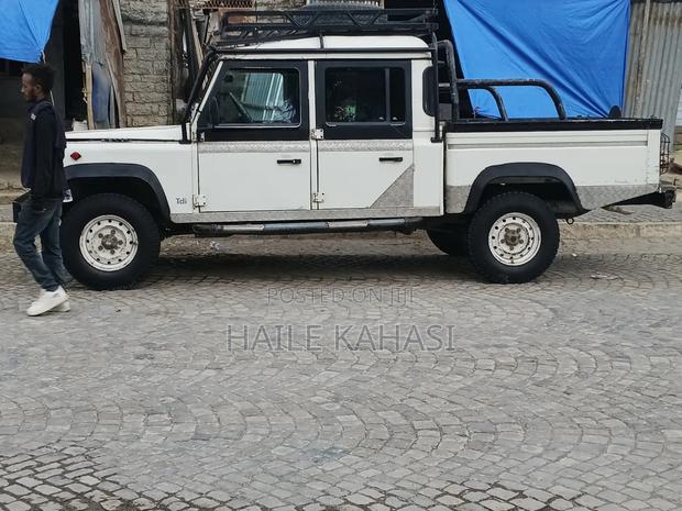 Land Rover Defender 1997 White