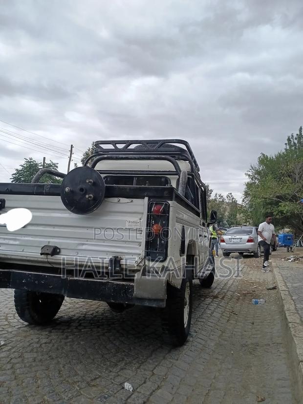 Land Rover Defender 1997 White