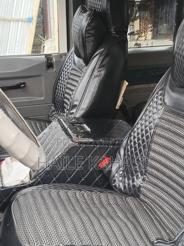 Land Rover Defender 1997 White