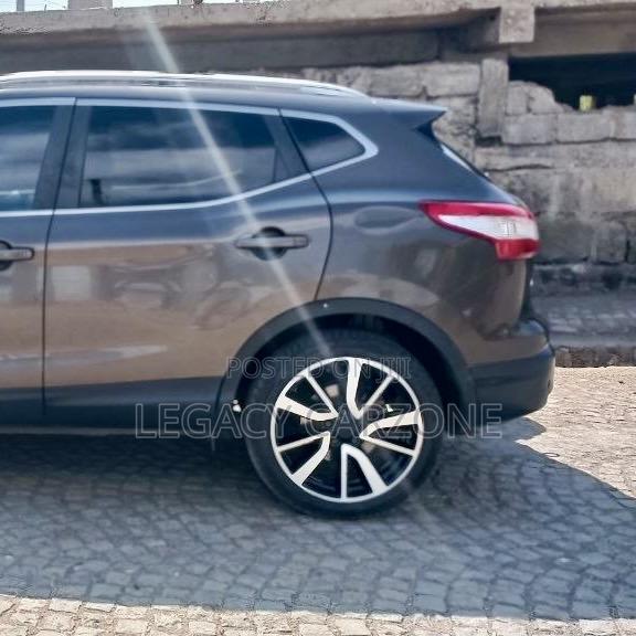 Nissan Qashqai 2017 Gray