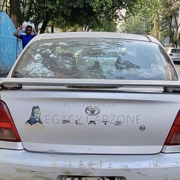 Toyota Platz 2002 Silver