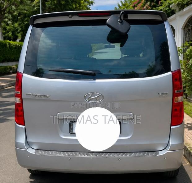 Hyundai Staria 2022 Silver