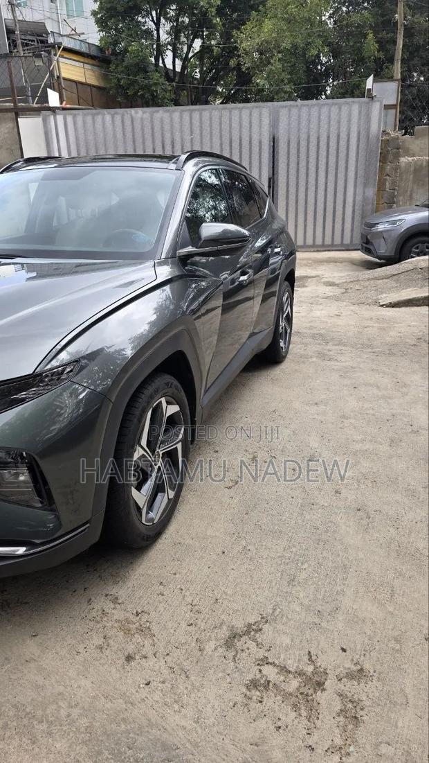 Hyundai Tucson 2022 Silver