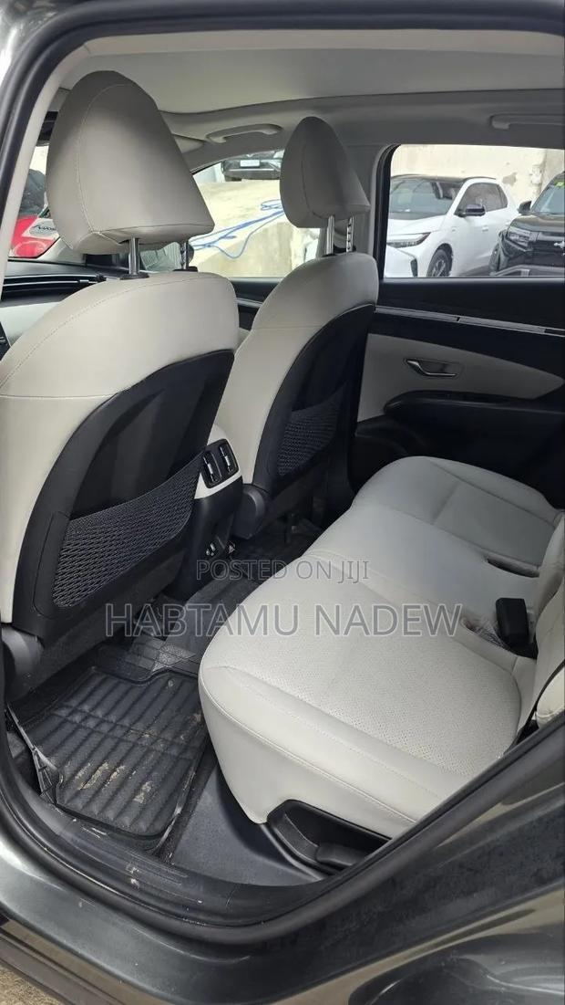 Hyundai Tucson 2022 Silver