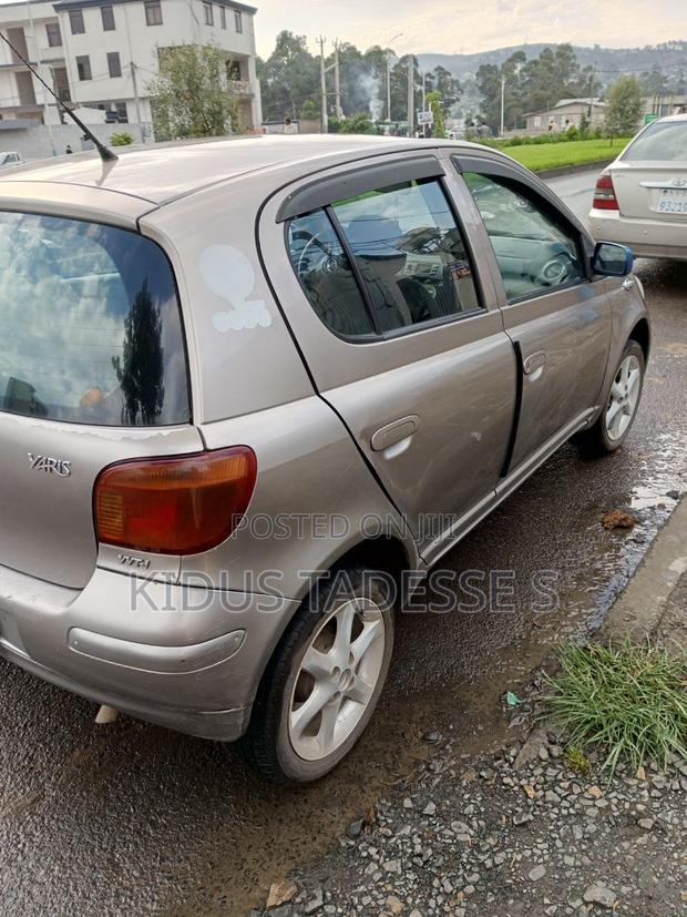 Toyota Yaris 2003 Gray