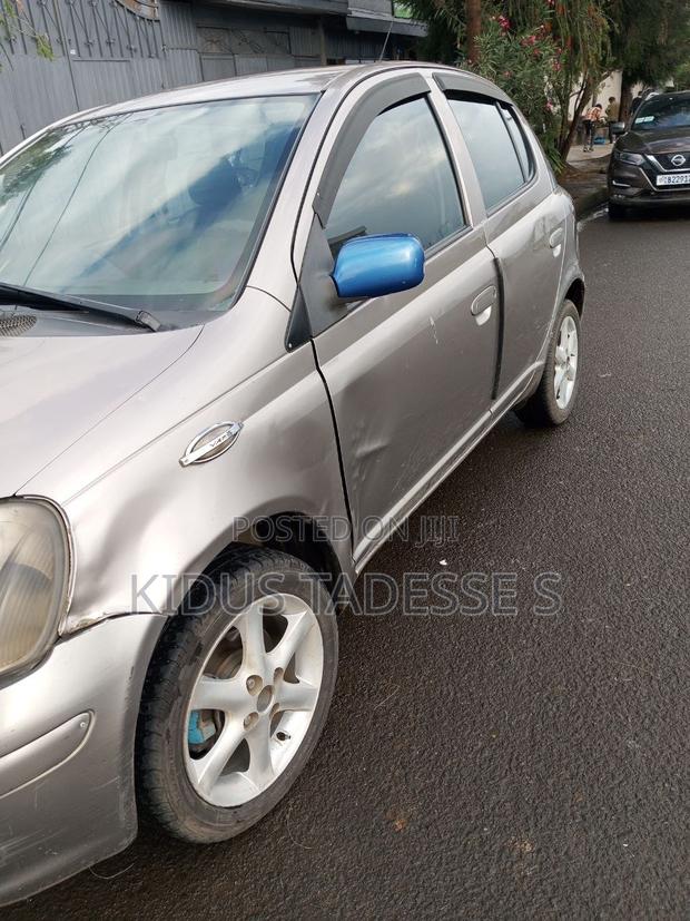 Toyota Yaris 2003 Gray