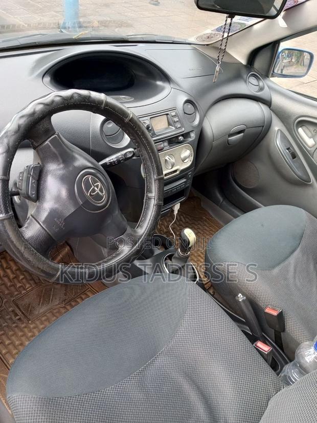 Toyota Yaris 2003 Gray
