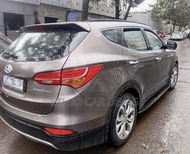 Hyundai Santa Fe 2013 Brown