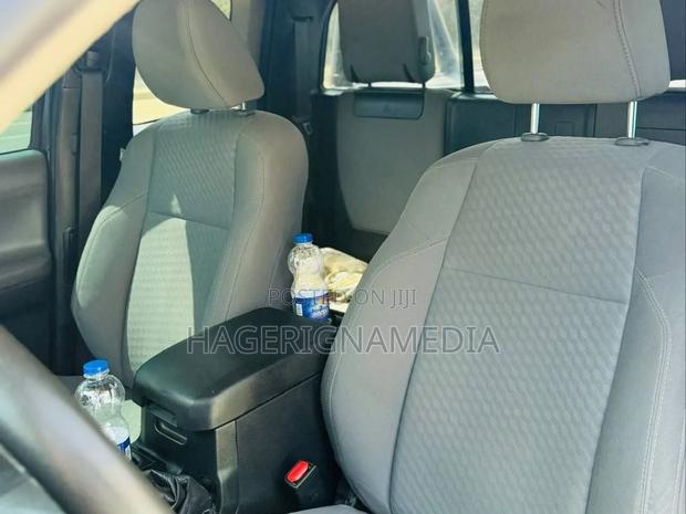 Toyota Tacoma 2017 Gray