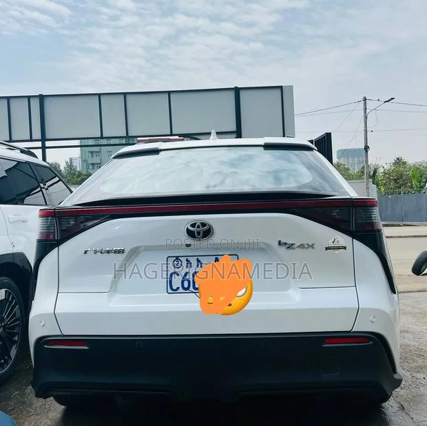 Toyota bZ4X 2022 White