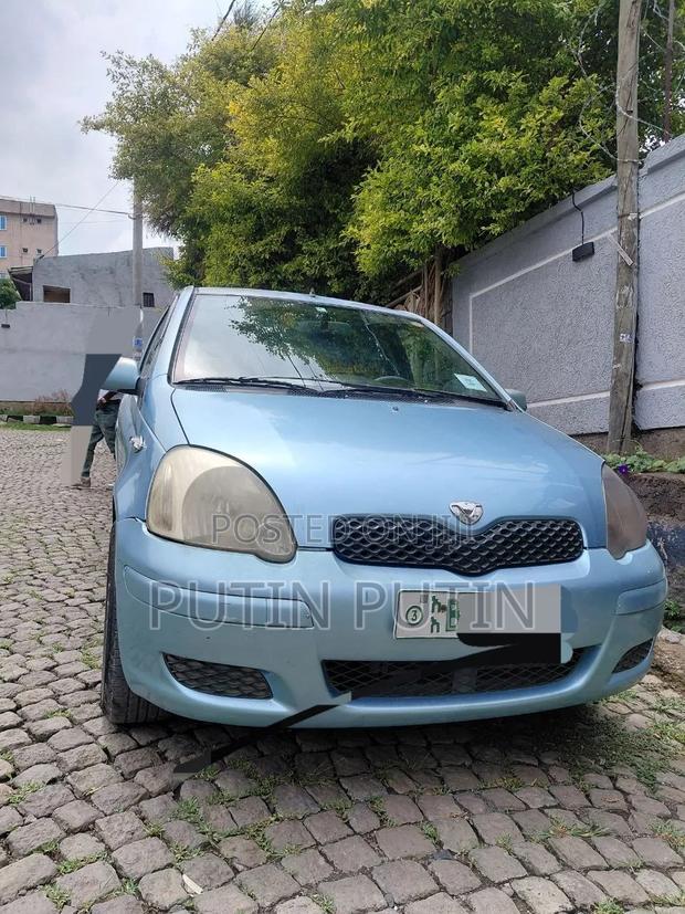 Toyota Vitz 2002 Blue
