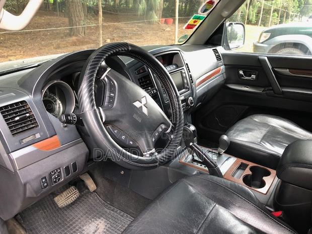 Mitsubishi Pajero 3.2 Di-Dc GLS 2010 Black