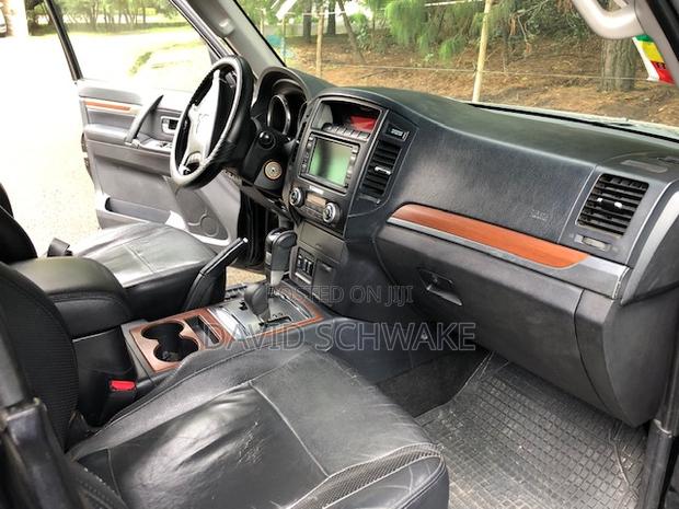Mitsubishi Pajero 3.2 Di-Dc GLS 2010 Black