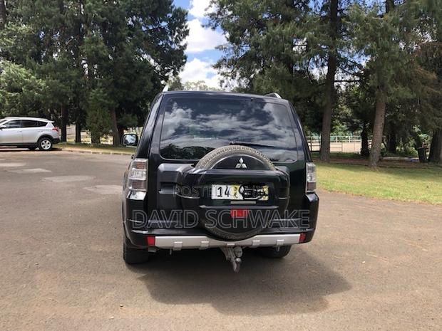 Mitsubishi Pajero 3.2 Di-Dc GLS 2010 Black