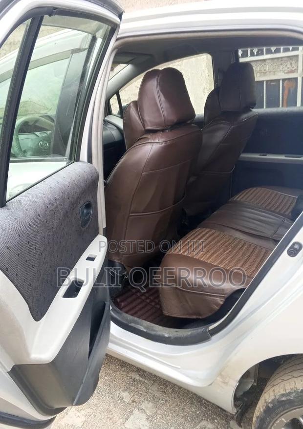 Toyota Yaris 2010 Silver