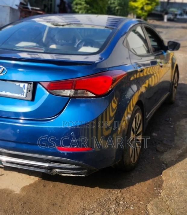 Hyundai Avante 2015 Blue