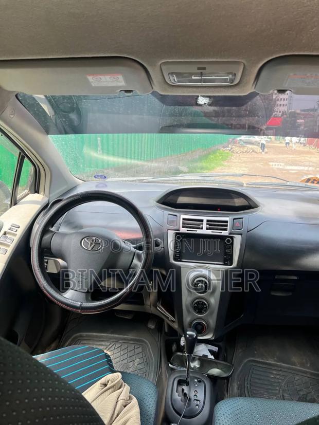 Toyota Yaris 2007 Gray