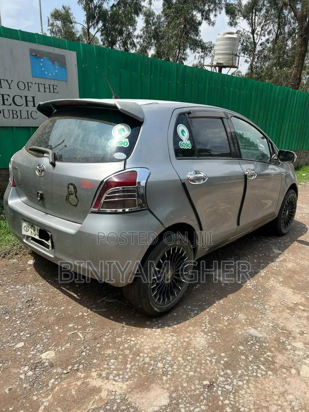 Toyota Yaris 2007 Gray