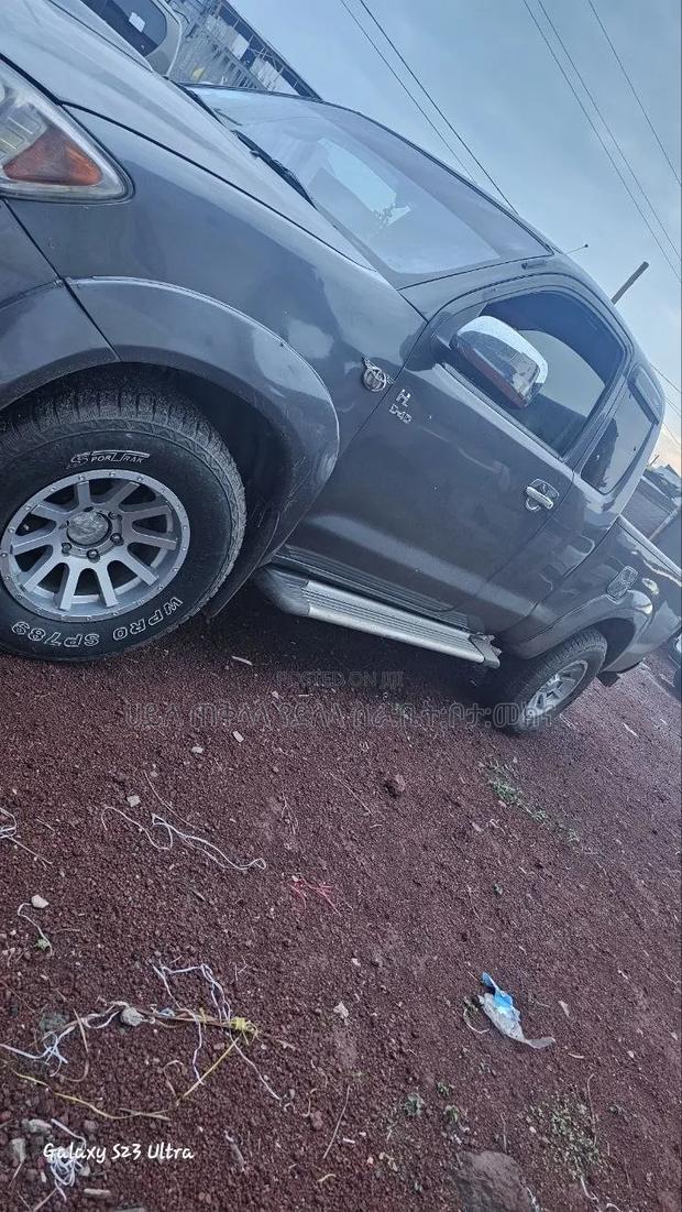 Toyota Hilux 2008 Gray