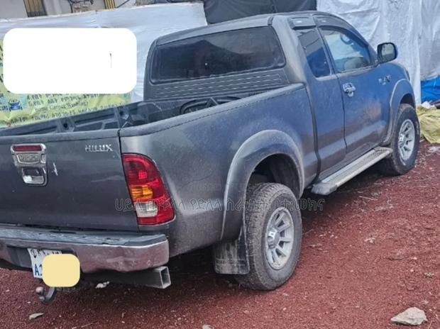 Toyota Hilux 2008 Gray