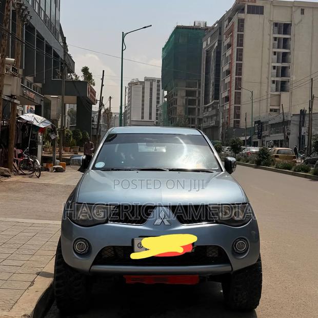 Mitsubishi L200 2008 Blue