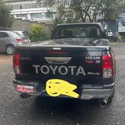 Toyota Hilux 2017 Gray for sale