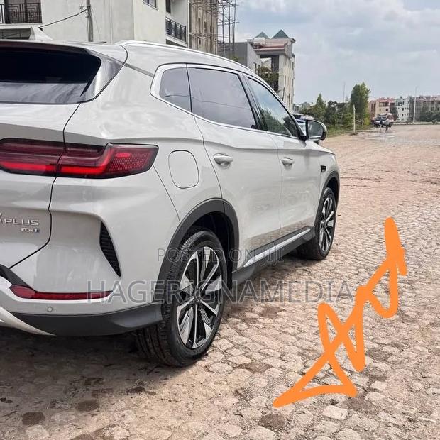 BYD Song Plus DM-i 2025 Ivory