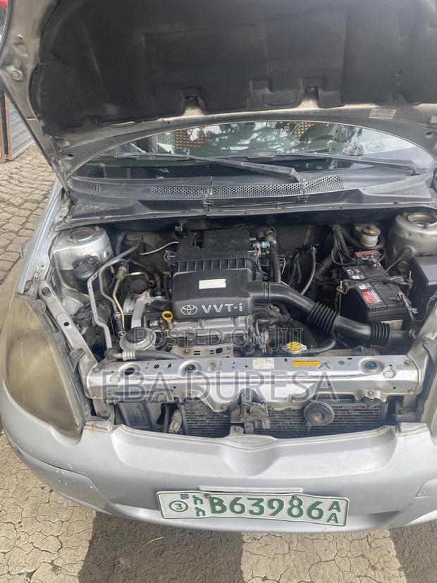 Toyota Vitz 1.0 FWD 3dr 2003 Gray