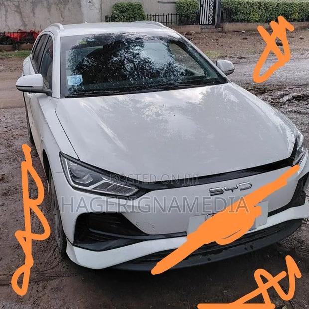 BYD E2 43 kWh 94 hp FWD 2024 White