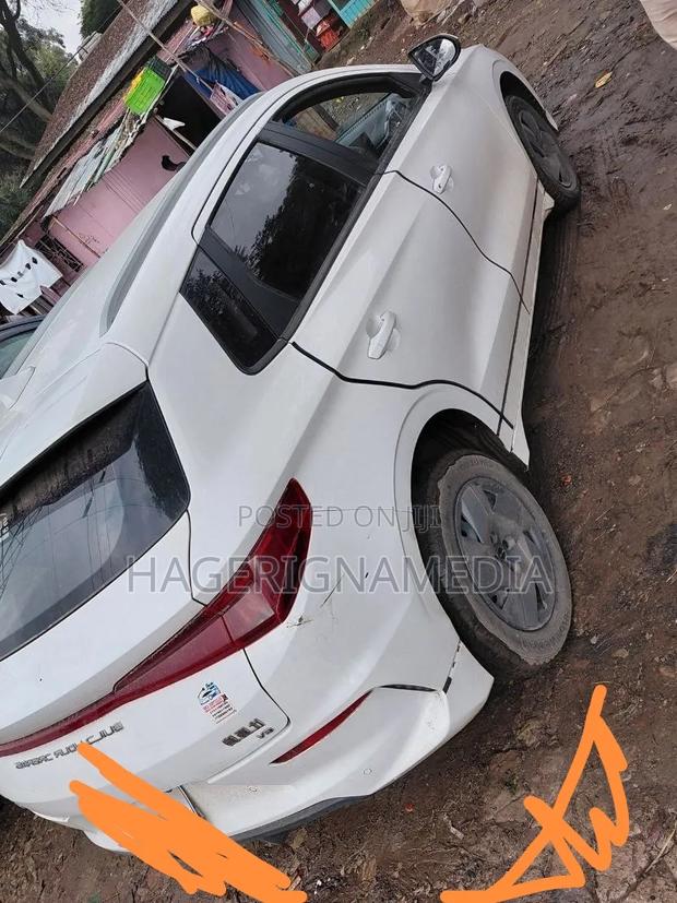 BYD E2 43 kWh 94 hp FWD 2024 White