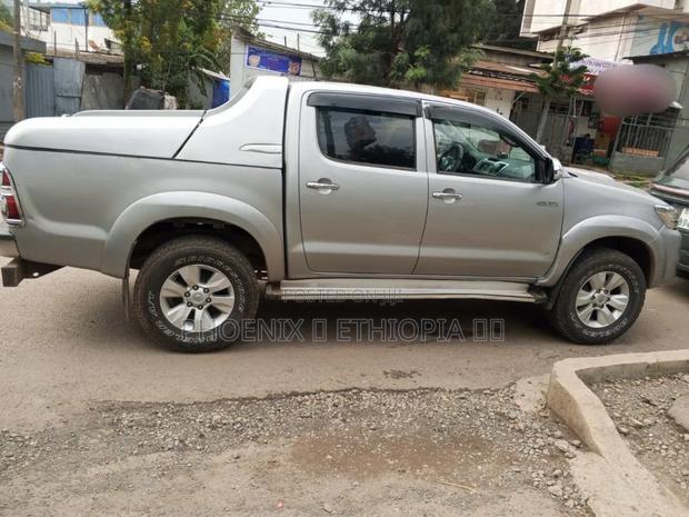 Toyota Hilux 2015 Silver