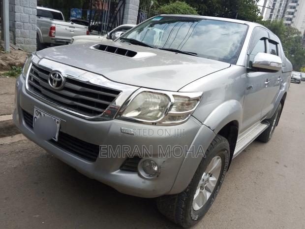 Toyota Hilux 2015 Silver