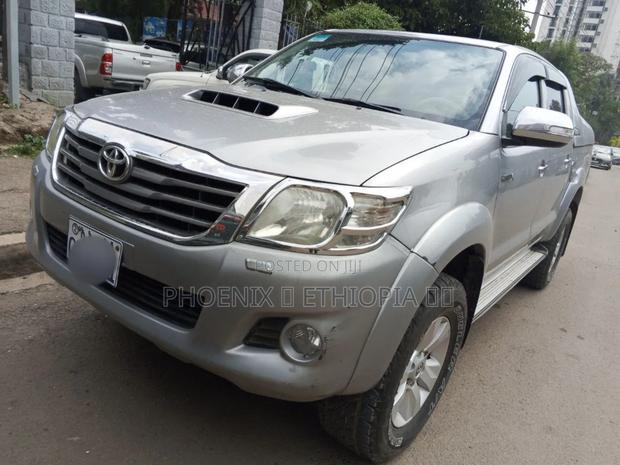 Toyota Hilux 2015 Silver