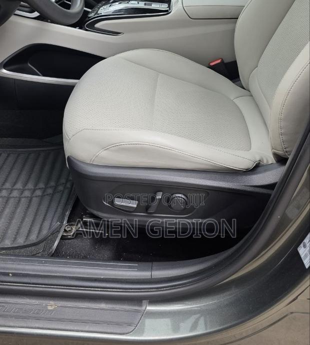 Hyundai Tucson 2022 Gray
