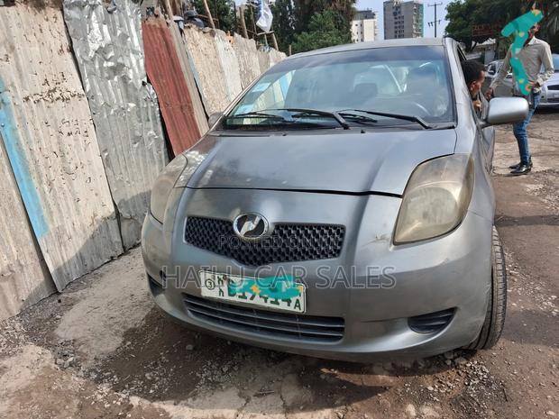 Toyota Yaris 2008 Gray