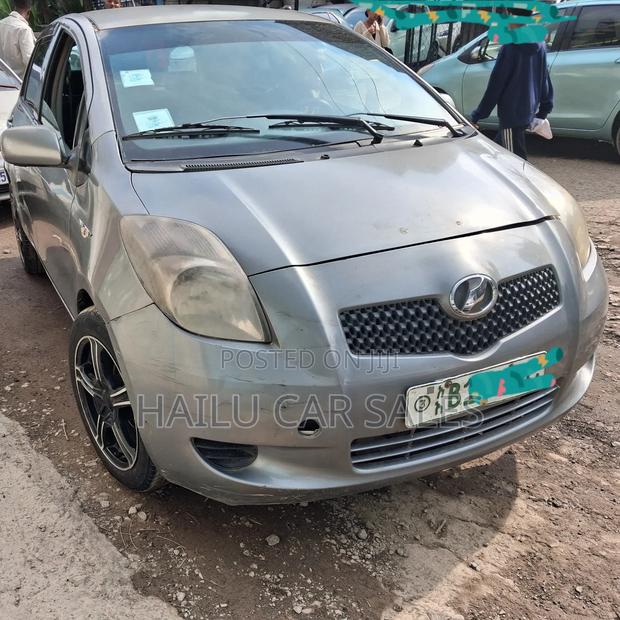 Toyota Yaris 2008 Gray