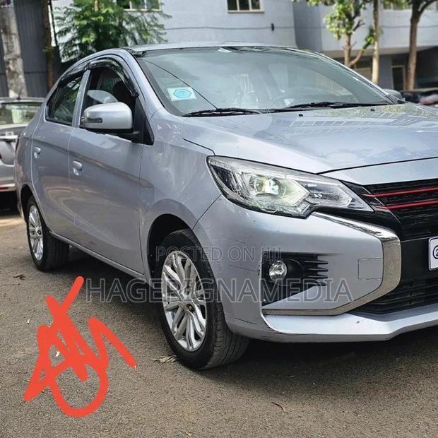 Mitsubishi Attrage 2021 Silver