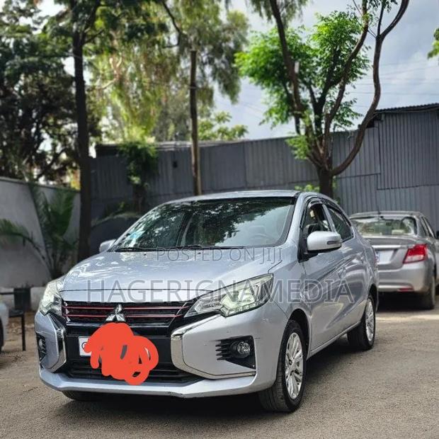 Mitsubishi Attrage 2021 Silver