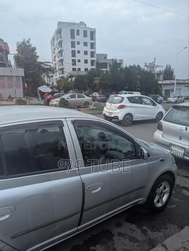 Toyota Vitz 2001 Silver