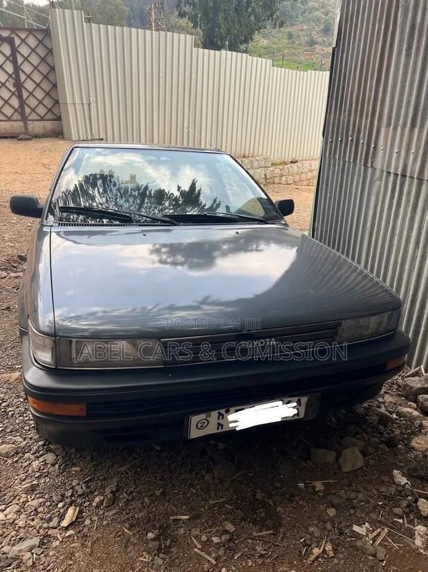Toyota Corolla 1992 Gray