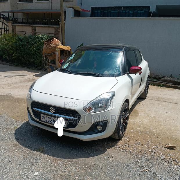 Suzuki Swift 2022 White