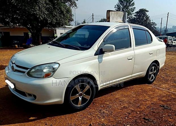 Toyota Platz 1.0 FWD 2004 White