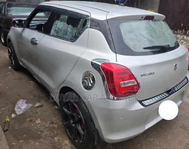 Suzuki Swift 2021 Gray