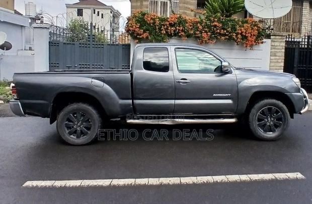 Toyota Tacoma 2012 Black