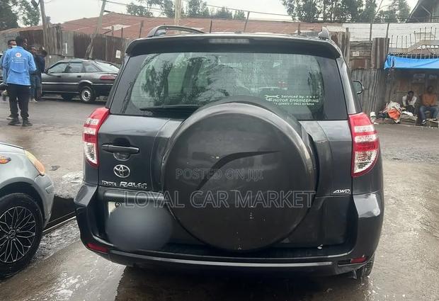 Toyota RAV4 2011 Gray