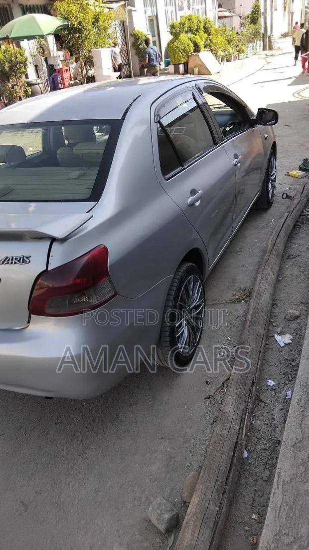 Toyota Belta 2006 Gray