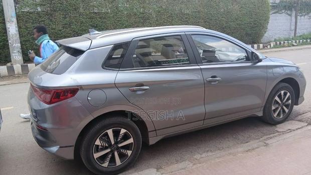 New BYD E2 43 kWh 94 hp FWD 2025 Gray