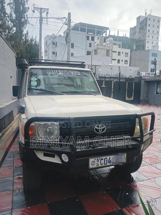 Toyota Land Cruiser 2018 White