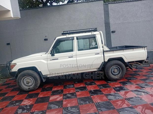 Toyota Land Cruiser 2018 White