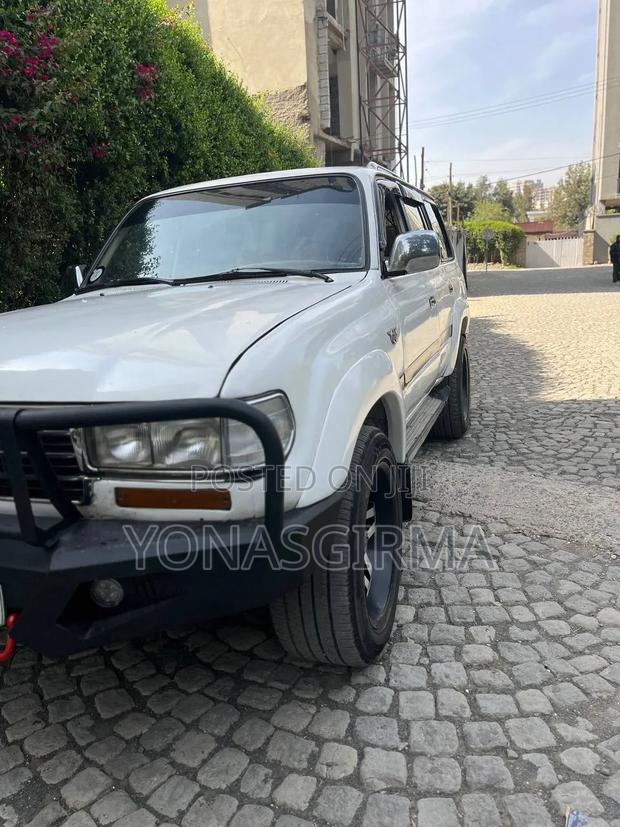 Toyota Land Cruiser 1993 White